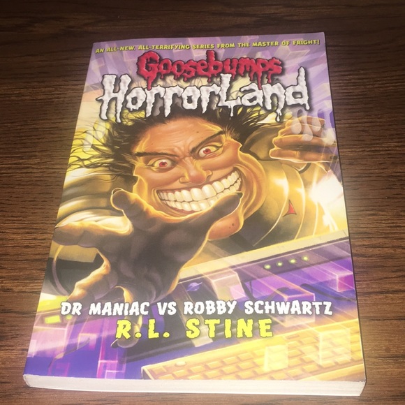 GOOSBUMPS HORRORLAND SET OF 10 PAPERBACKS FROM THE SERIES MASTERS OF FRIGHT - Picture 6 of 12